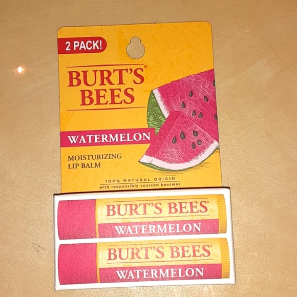 Burt's Bees Lip Balm - Picture 1 of 5